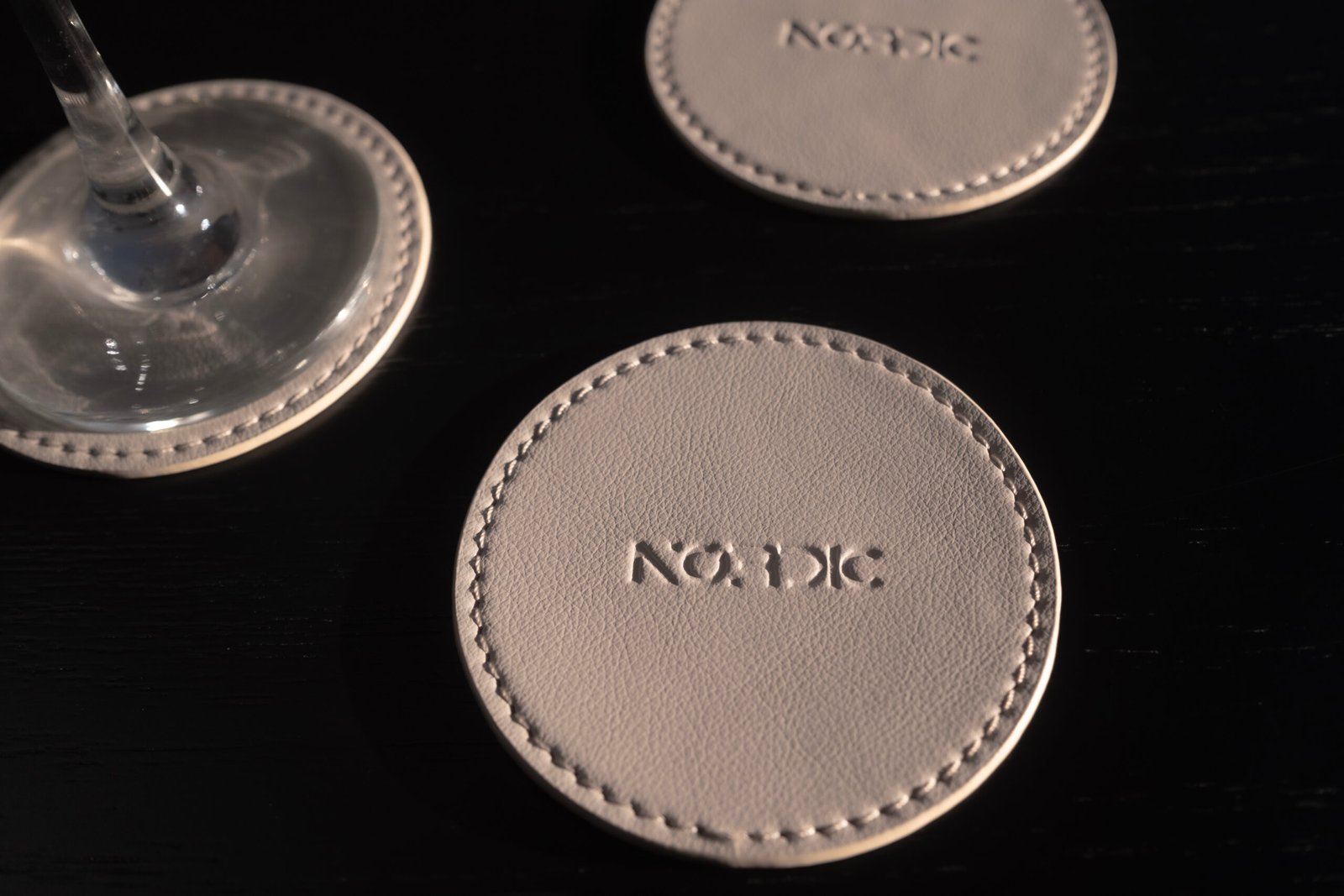 Bộ 6 lót ly da cao cấp – Điểm nhấn tinh xảo cho bàn tiệc