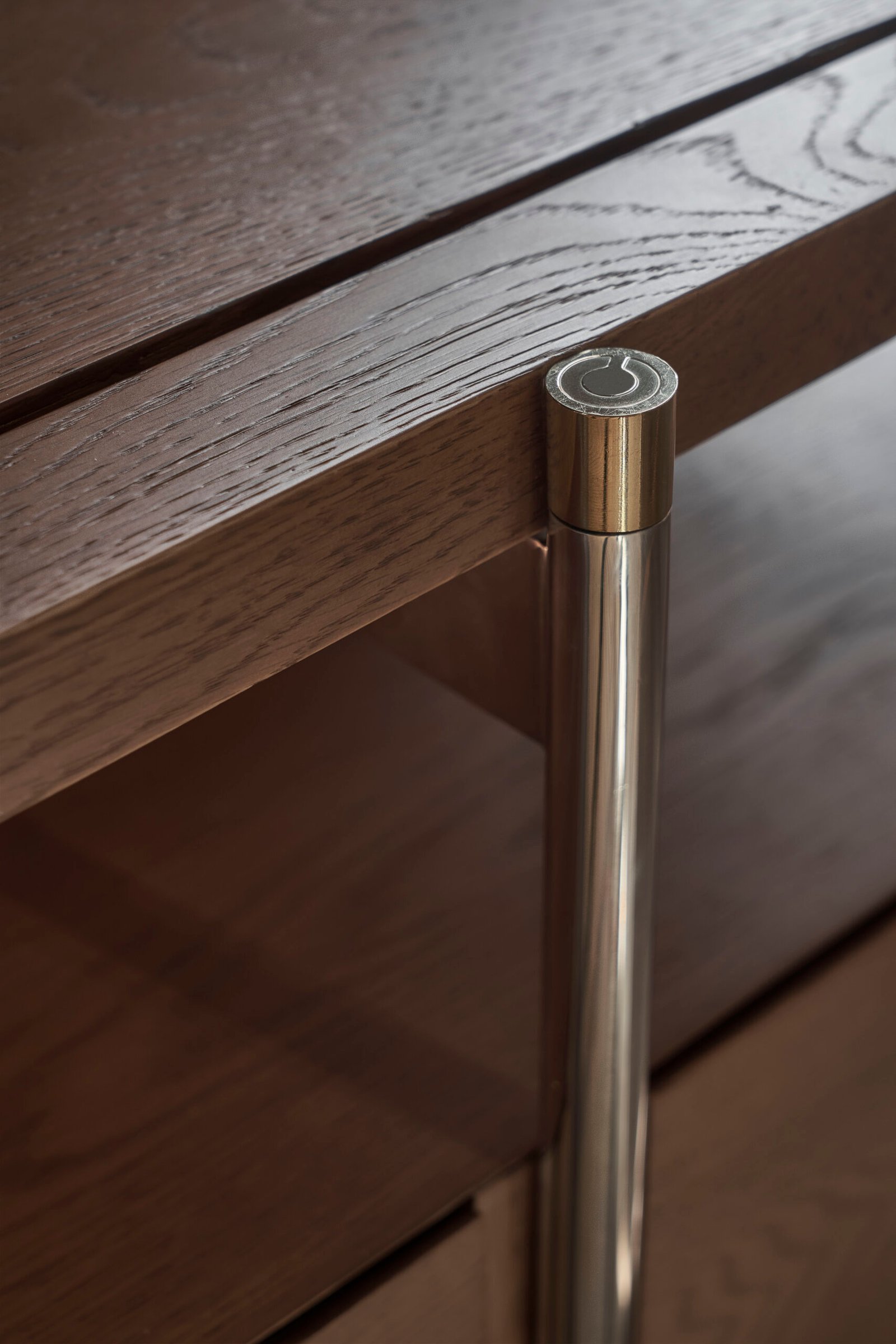 Perso Night Stand – Tủ kệ đầu giường gỗ sồi Mỹ thiết kế thẩm mỹ